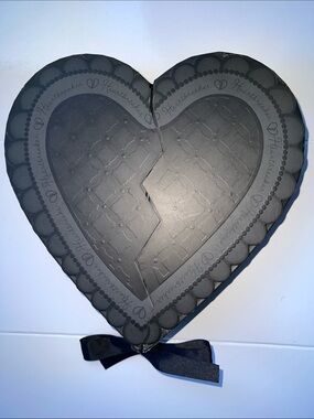 Black Heart-Shaped Storage Box - Decorative Jewelry Organizer
